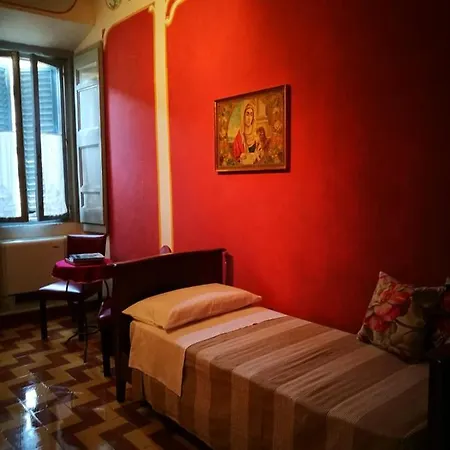 Palazzo Valenti - In Palazzo Rinascimentale *