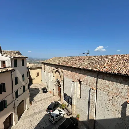 Palazzo Valenti - In Palazzo Rinascimentale Gasthuis Trevi