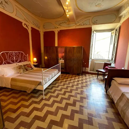 Palazzo Valenti - In Palazzo Rinascimentale Gasthuis *