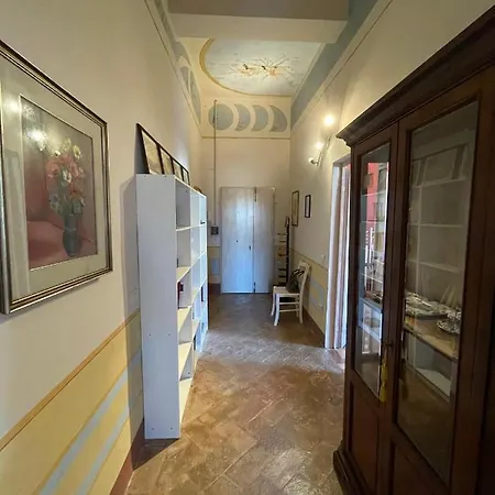 Palazzo Valenti - In Palazzo Rinascimentale Gasthuis Trevi