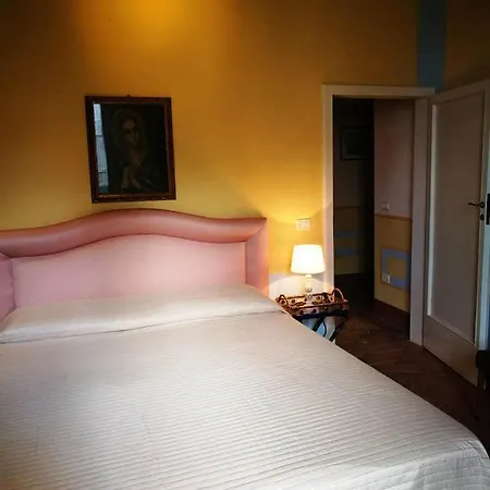 Palazzo Valenti - In Palazzo Rinascimentale Konukevi Trevi
