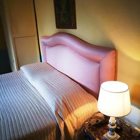 Palazzo Valenti - In Palazzo Rinascimentale Guest house *