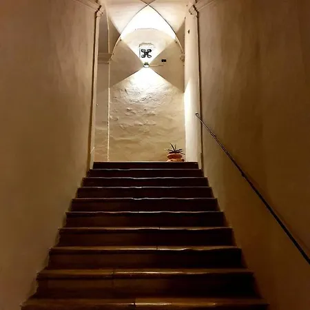 Konukevi Palazzo Valenti - In Palazzo Rinascimentale *